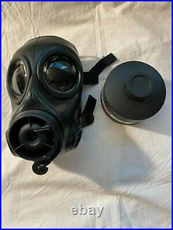 AVON FM12 gas mask, respirator, size 2 (medium) with filter