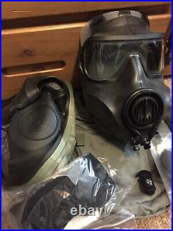 AVON FM53 M53 Gas Mask Large Right Hand With Hood & Filter