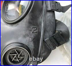 British Army S10 Gas Mask/respirator SUPER GRADE size 2, plus accessories