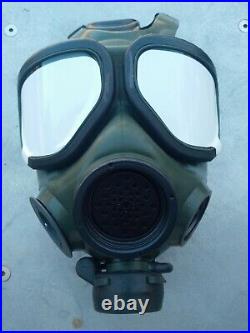 FR-M40 Military Issue Gas Mask/Respirator 40MM NATO New Sealed Size Medium