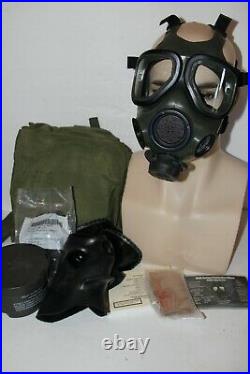 Gas Mask Full Face Respirator Size Medium With Extras Unissued Never Used