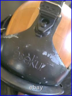 Italian Sekur C607 MKII CE0426 M/1072 One Size Respirator/ Protective / Gas Mask