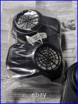 Lot Of 42 Twin Cartridges Filters Case Respirator Mask Scott Safety Bayonett Gas