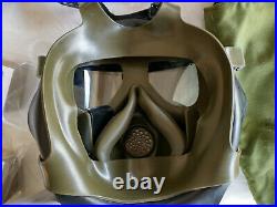 M40 Gas Mask Respirator Medium with New Filter, Bag, and Extras EXCELLENT COND