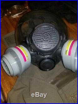 MSA Advantage 1000 Gas Mask withBag Carrying Case, and Voice Amp! Free Shipping