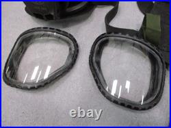 Military Surplus M40 Gas Mask Kit with C2A1 Filter, Bag, and Extra Lenses Large