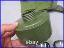 Military Surplus M40 Gas Mask Kit with C2A1 Filter, Bag, and Extra Lenses Large