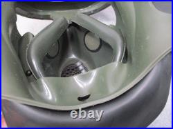 Military Surplus M40 Gas Mask Kit with C2A1 Filter, Bag, and Extra Lenses Large