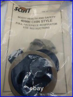 NEW SCOTT 40mm Chin Style Full Face Respirator Gas Mask. 2 g Filters and bag. N2