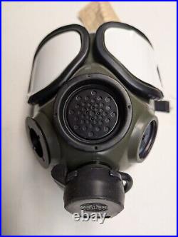 NEW US Military M40 Gas Mask OD Green Medium