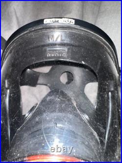 North 7600 series Full Face Respirator With (2) gas filters/paticulate