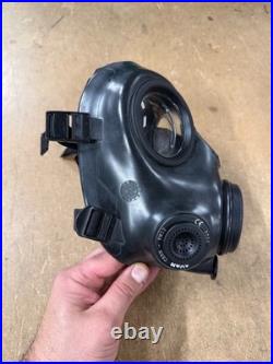 Original British AVON FM12 RESPIRATOR GAS MASK SIZE 2 with filter