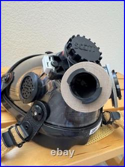 Scott (8056221-01) AV-2000 Full Face Respirator Gas Mask Twin Cartilage Adapter