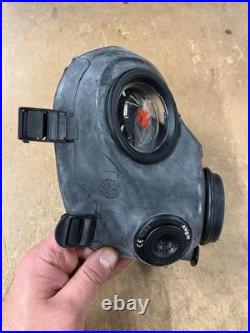 UNUSED Original British AVON FM12 RESPIRATOR GAS MASK SIZE 2