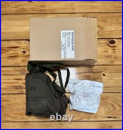 US M17 A2 Gas Mask MSA with Filter Canvas Bag Size Extra Small 1986 New Old Stock