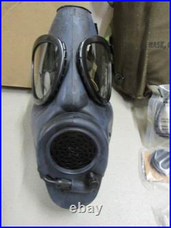 US M17 A2 Gas Mask MSA with Filter Canvas Bag Size Small 1984 Unused New Old Stock