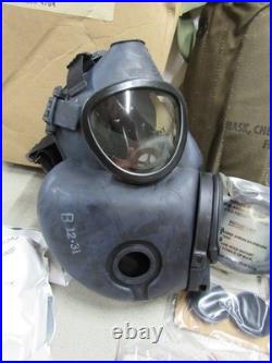 US M17 A2 Gas Mask MSA with Filter Canvas Bag Size Small 1984 Unused New Old Stock