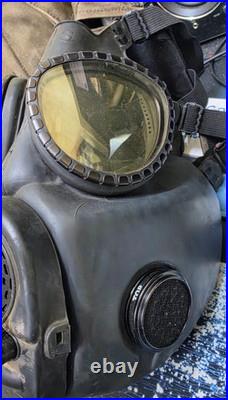 US Military M17 A2 Gas Mask NBC Respirator Small With Bag