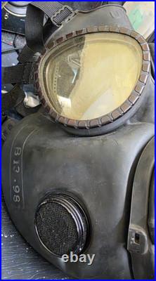 US Military M17 A2 Gas Mask NBC Respirator Small With Bag