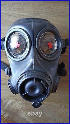 Unused Dutch FM12 Gas Mask Respirator Size 2