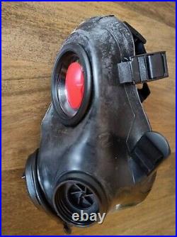 Unused Dutch FM-12 Gas Mask Respirator Size 2 Kit