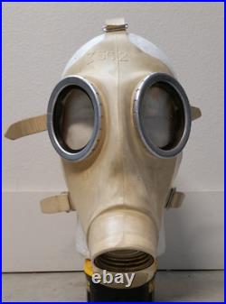 Vintage Auer Z56 German Civilian / Civil Defense Gas Mask