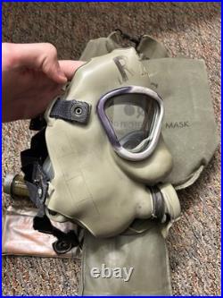 Vintage M17 A2 GAS MASK Chemical Biological Respirator with BAG US Military sz ML