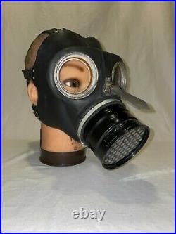 WW2 1940-1946 British Civilian Duty BCD Respirator Gas Mask AMAZING CONDITION